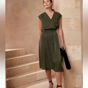 Banana Republic Green V-neck Maxi Dress